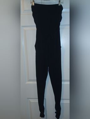 A ELLEN Sleeveless Black Women's Jumpsuit with Tapered Leg Size Small